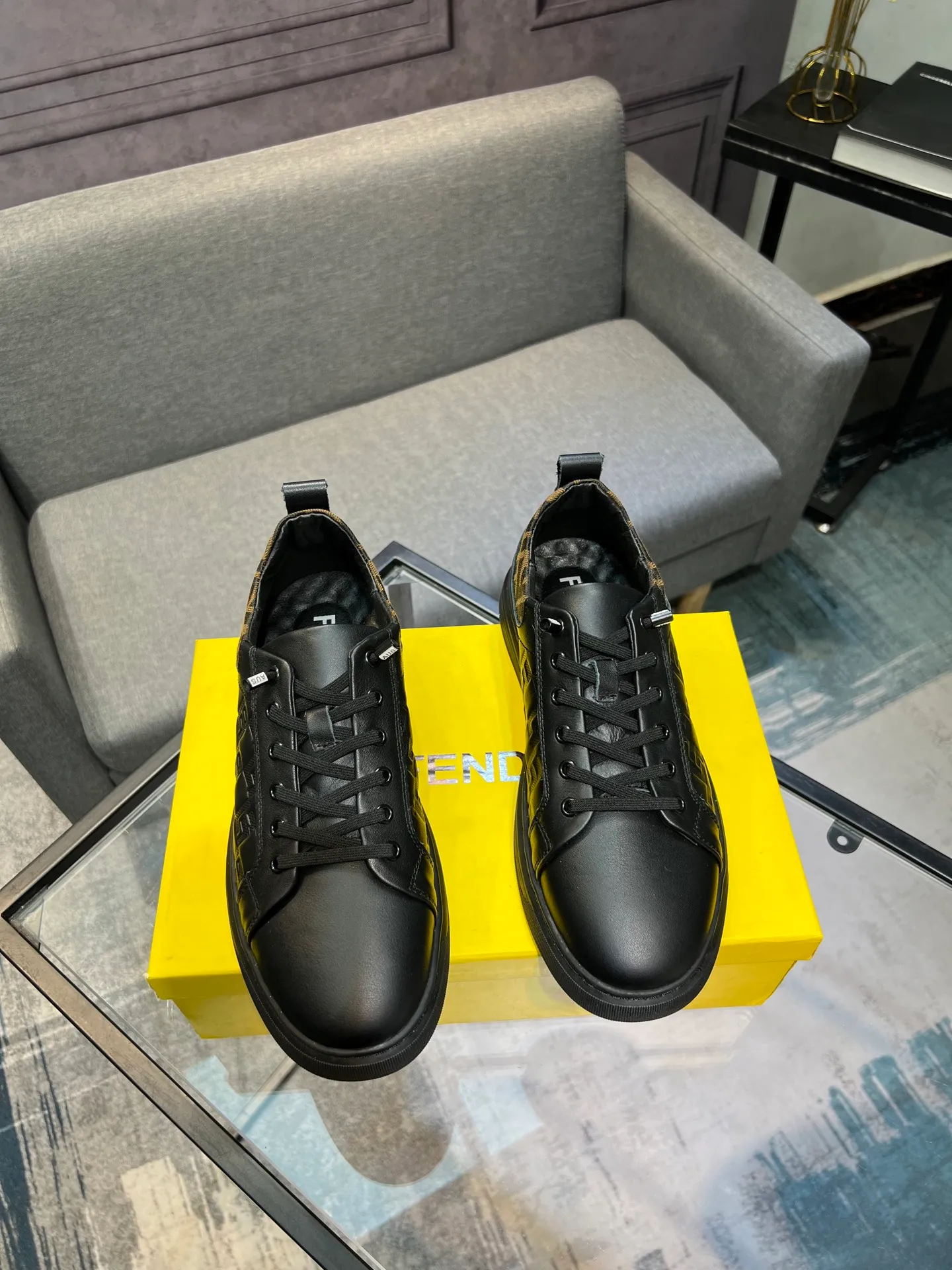 Men's men's shoes 💰400 [FENDI] Spring and Autumn new style 🙈original replica! Reproduced from the original 💯, the workmanship is top-notch, 💪💪💪 cowhide leather upper ➕ genuine leather feet, 👻 suitable for all kinds of travel! Number of yards 38-44